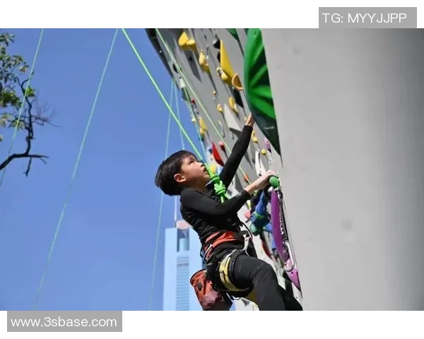 武汉攀岩队在极限运动嘉年华中的战术表现分析与点评